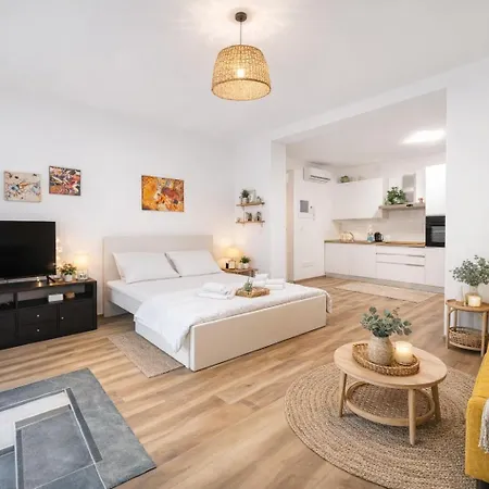 La Dimora Di Via Umberto-bagno In Apartamento *